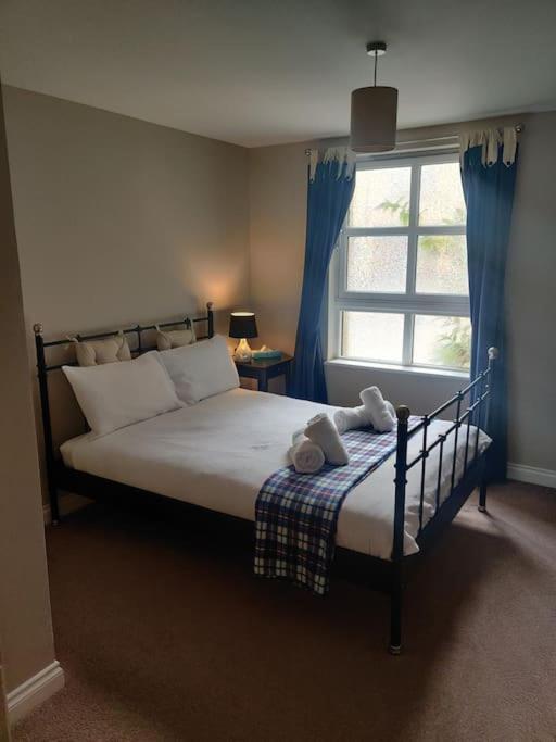 Next To The Palace And Royal Mile With Parking Edimburgo Exterior foto